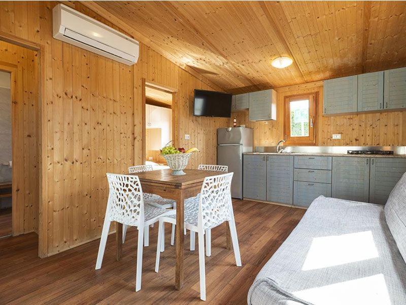 Camping Fano Bagian luar foto