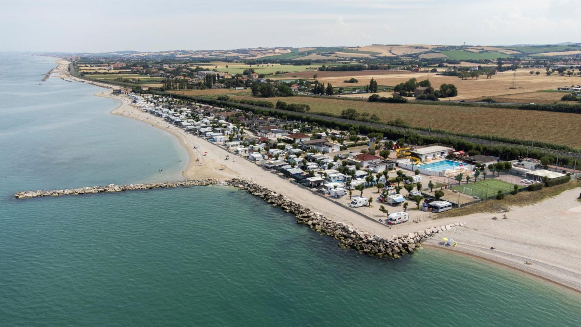 Camping Fano Bagian luar foto