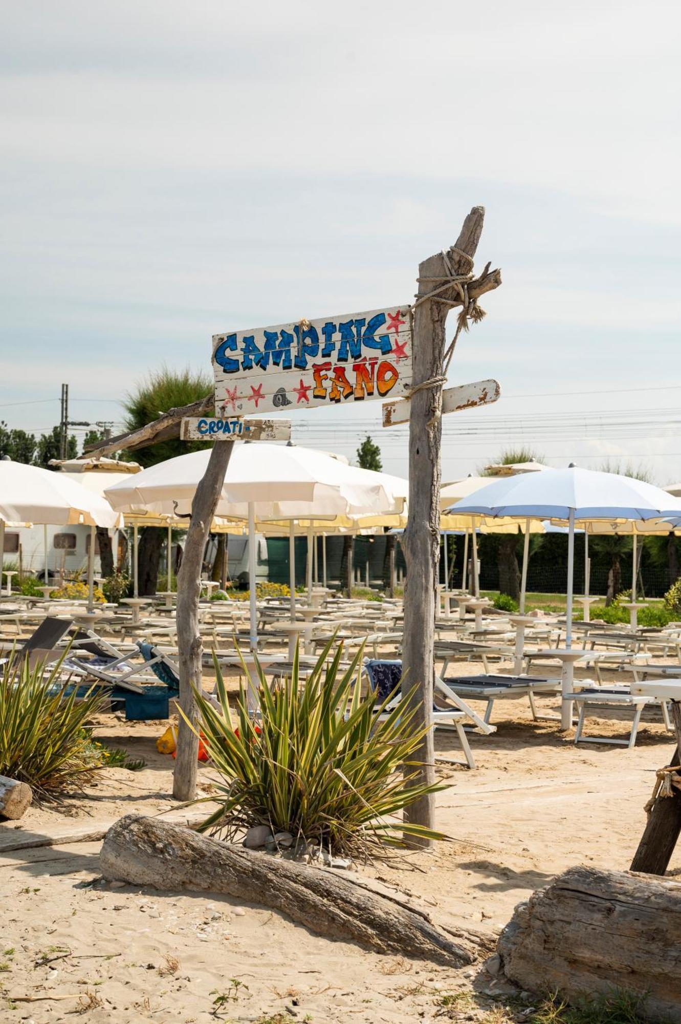 Camping Fano Bagian luar foto