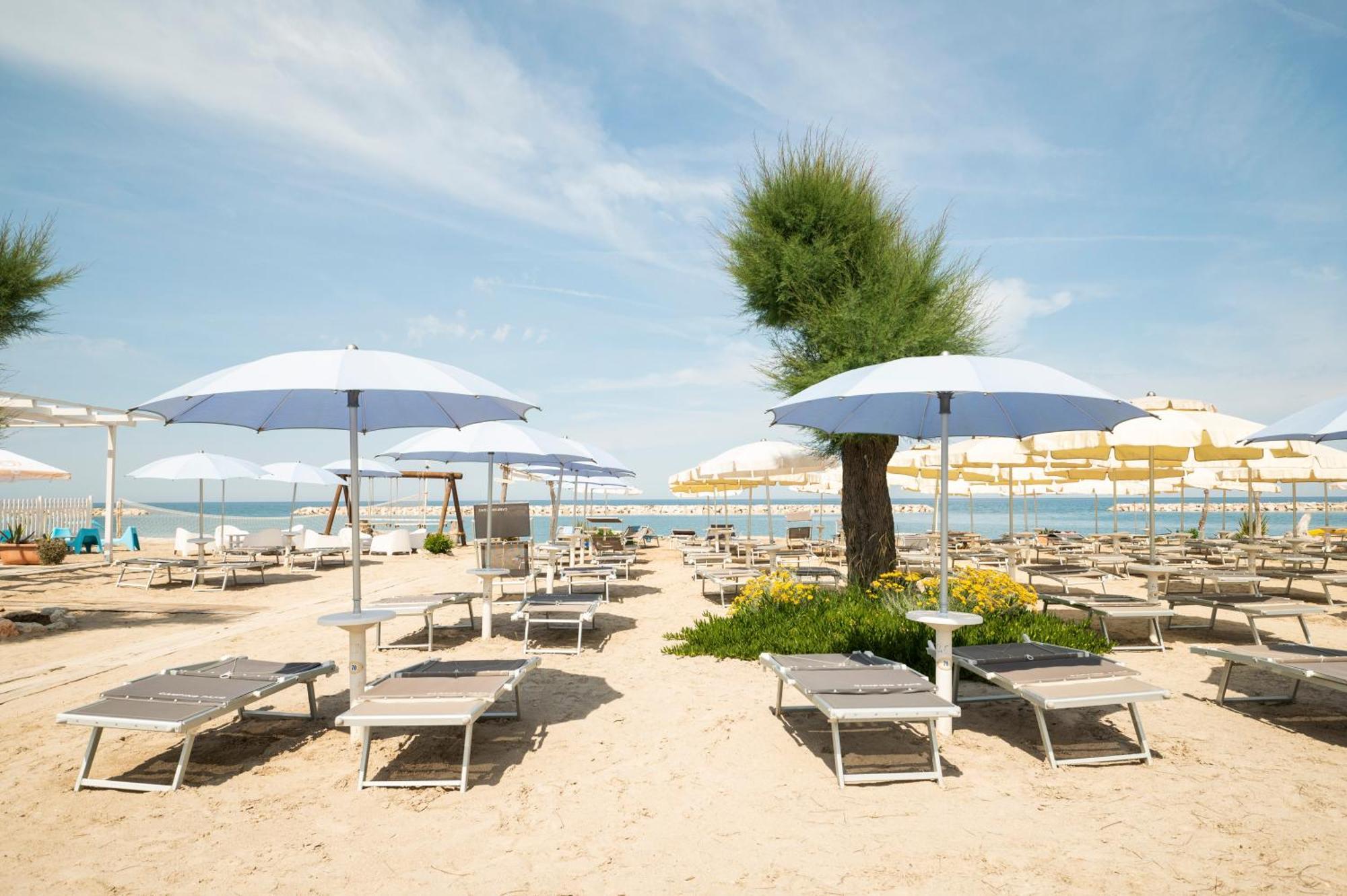 Camping Fano Bagian luar foto