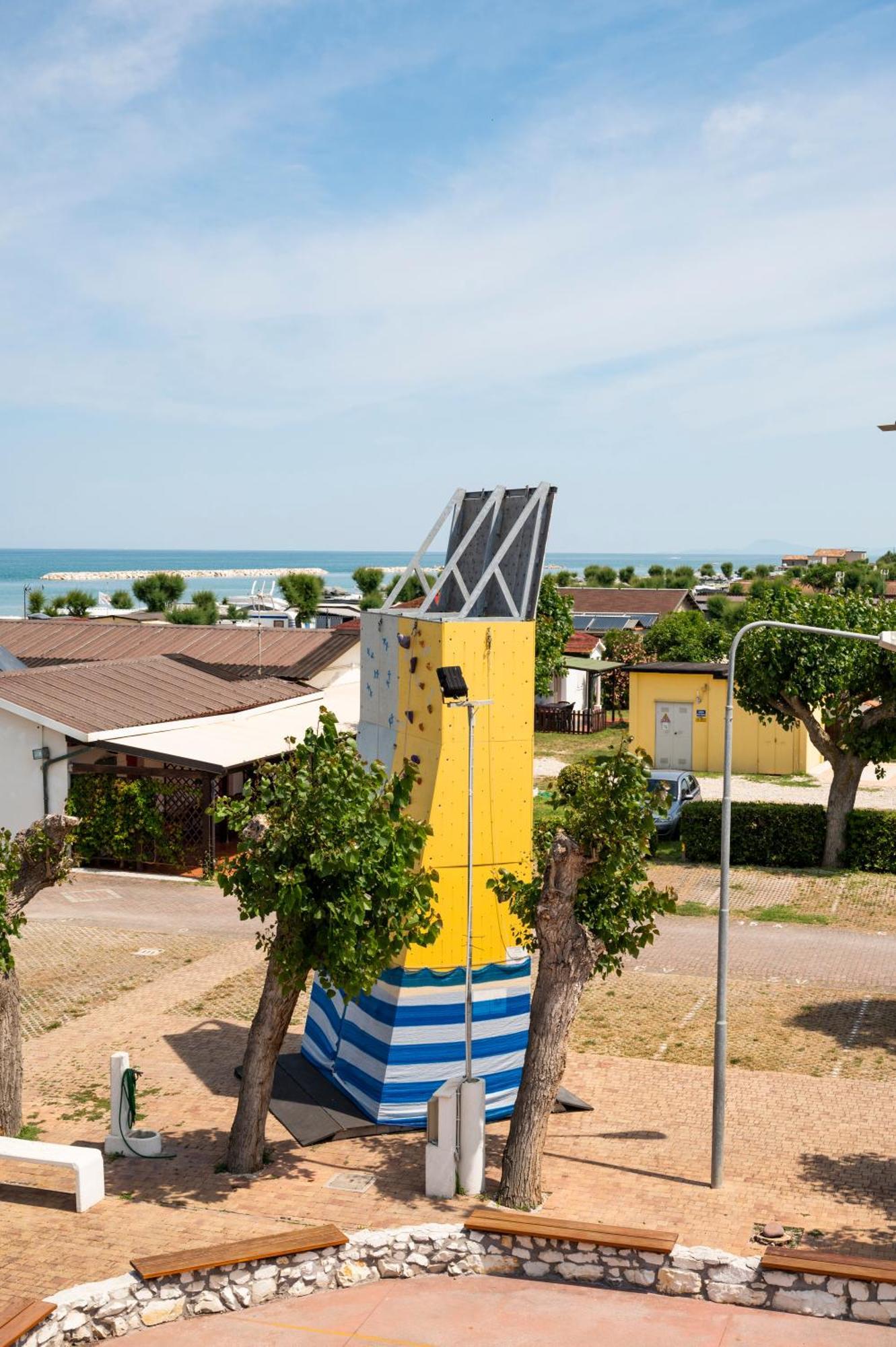Camping Fano Bagian luar foto