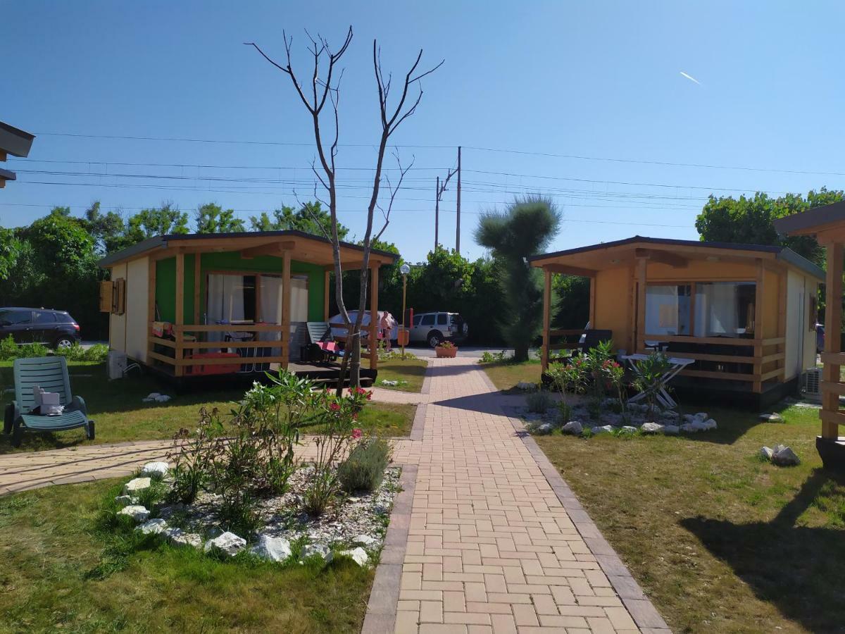 Camping Fano Bagian luar foto